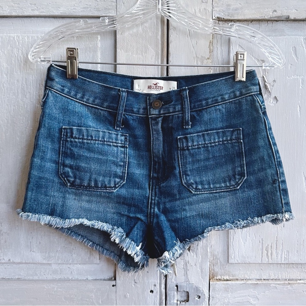 2010s Hollister patch pocket sailor style cut off hot short Sz 1